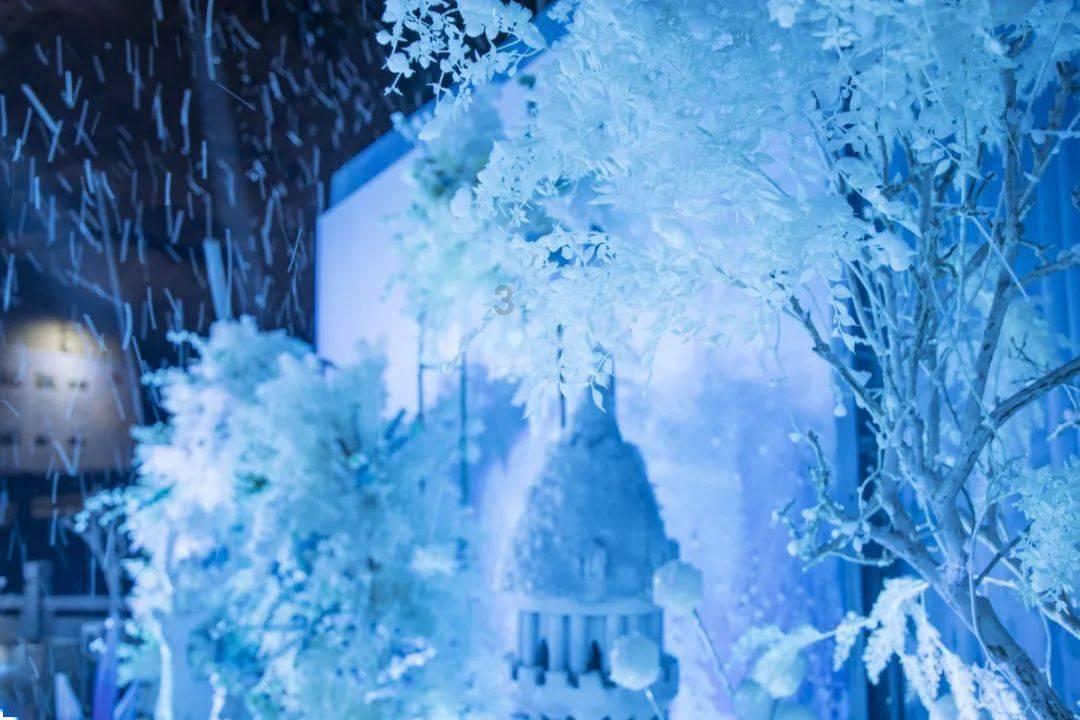“我未成年，你违法了。”男子买烟后掏身份证要一万元！店主无奈报警